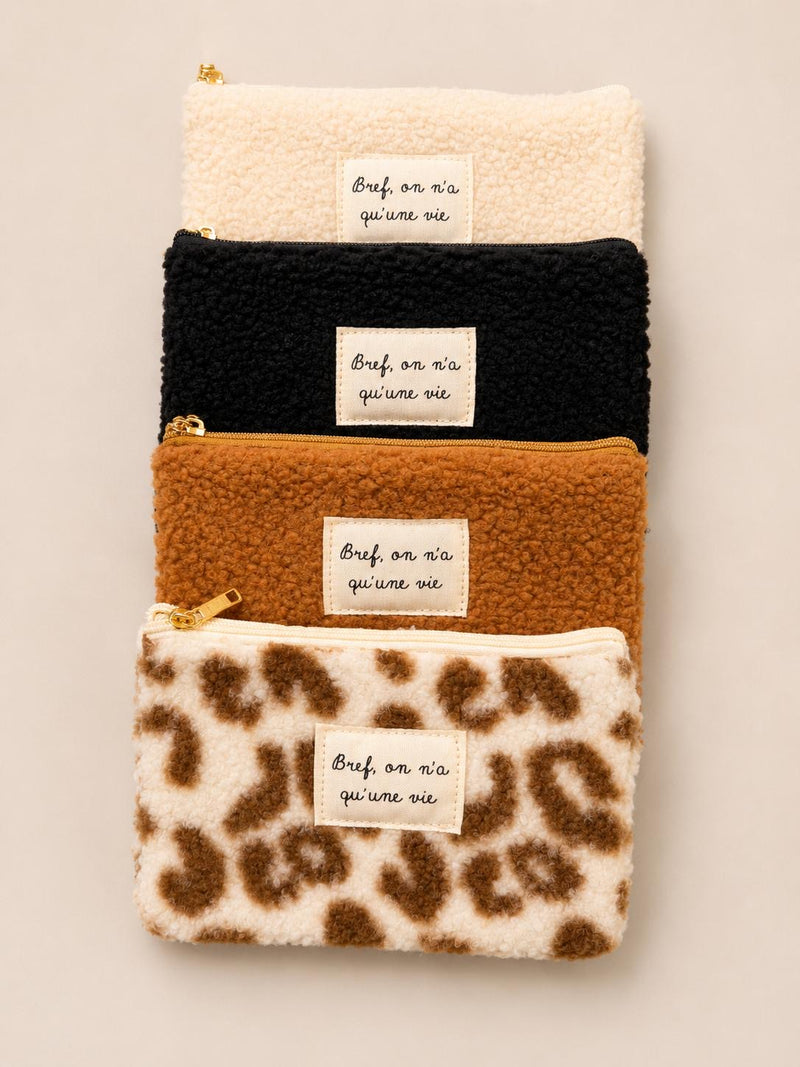 Pochette « Bref on a qu’une vie (moumoute) »