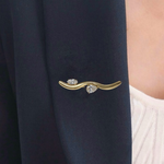 Broche « M »