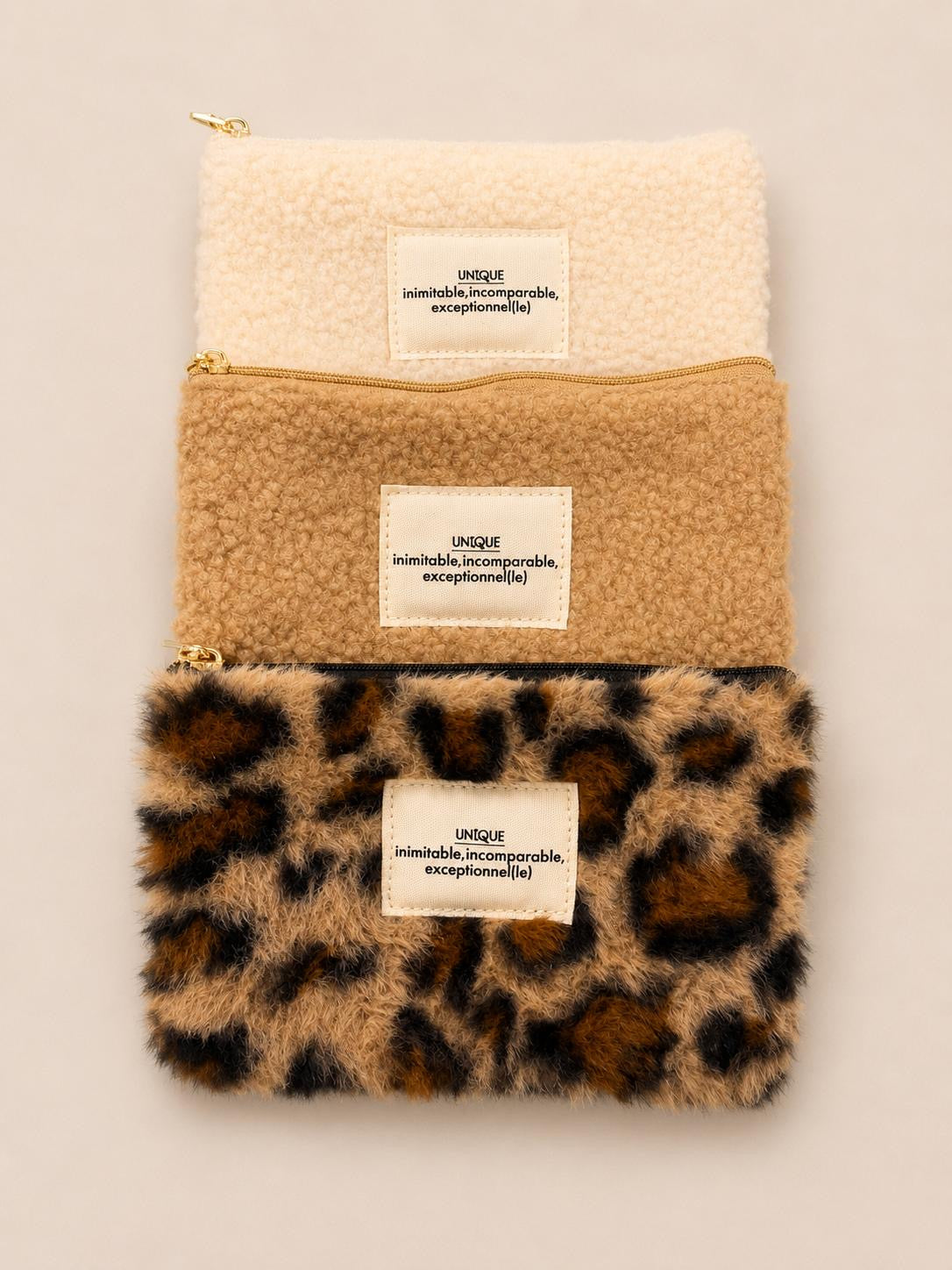 Pochette « Unique, Inimitable,Incomparable,Exeptionnel(le) (moumoute) »