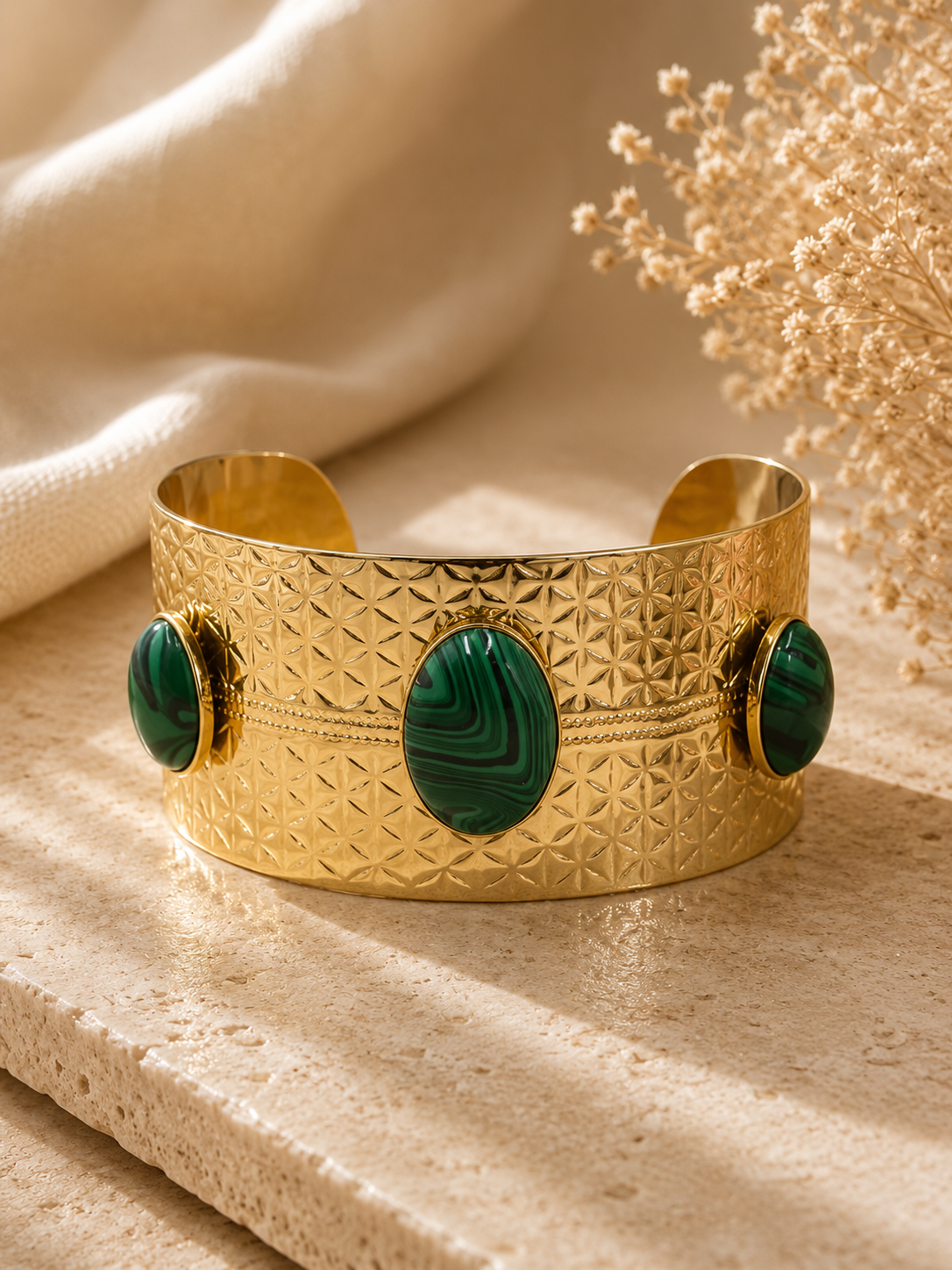 Manchette triple pierres horizontale vert